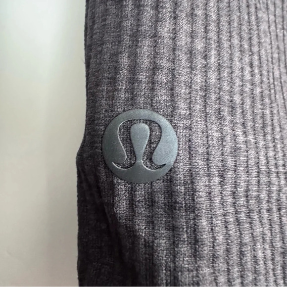Lululemon Ebb to Street Long Sleeve Shirt
Rib Map Black /Graphite Grey Size: 10 - Picture 6 of 7